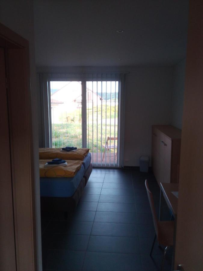 Bed And Breakfast Villa Hallau ภายนอก รูปภาพ