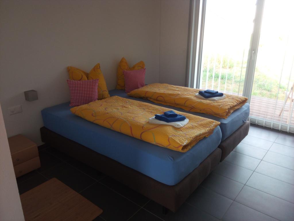 Bed And Breakfast Villa Hallau ภายนอก รูปภาพ